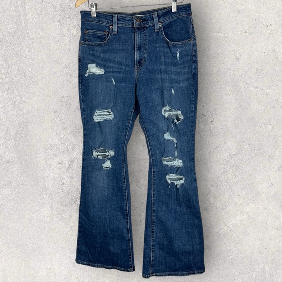 Levis 726 High Rise Flare Jeans Womens‎ Size 31 x 30 Waterless Distressed Denim - Picture 3 of 16